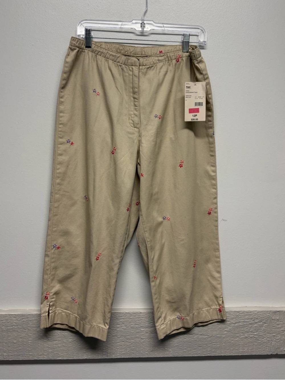 New Embroidered Flower Capri Pants